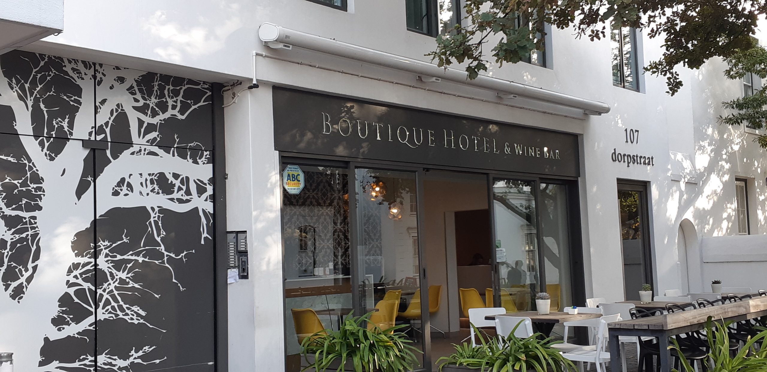 Read more about the article 107 Dorpstraat Boutique Hotel – Laidback Luxury In Stellenbosch