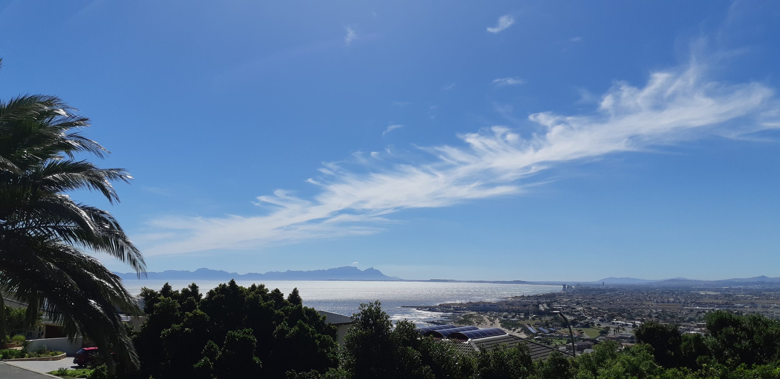 Read more about the article Discover Amazing Aurora Views In Gordon’s Bay